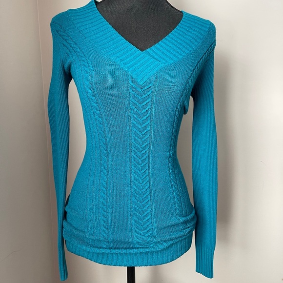 Blue sweater - Picture 2 of 7